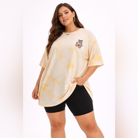 SHEIN Tops - SHEIN Butterfly 1XL | Blusa Mariposa Plus
